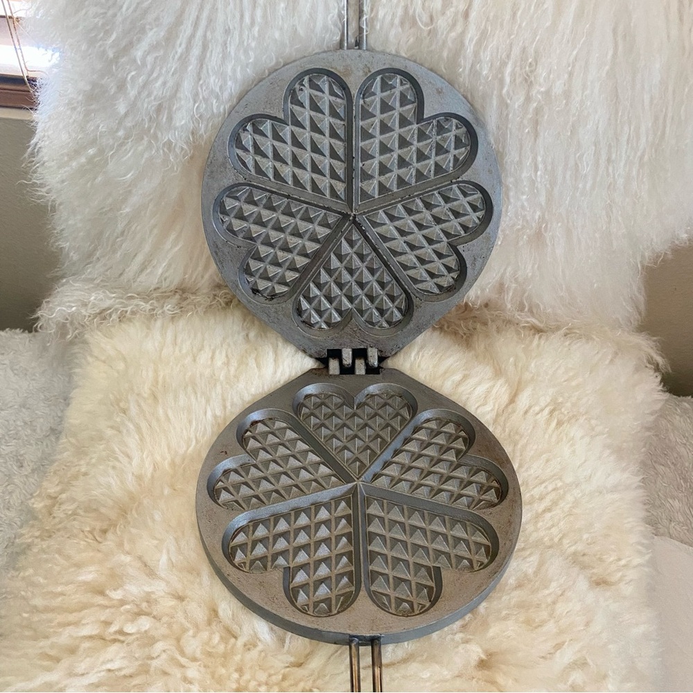Vtg Scandinavian Stovetop Heart Shape Waffle Iron